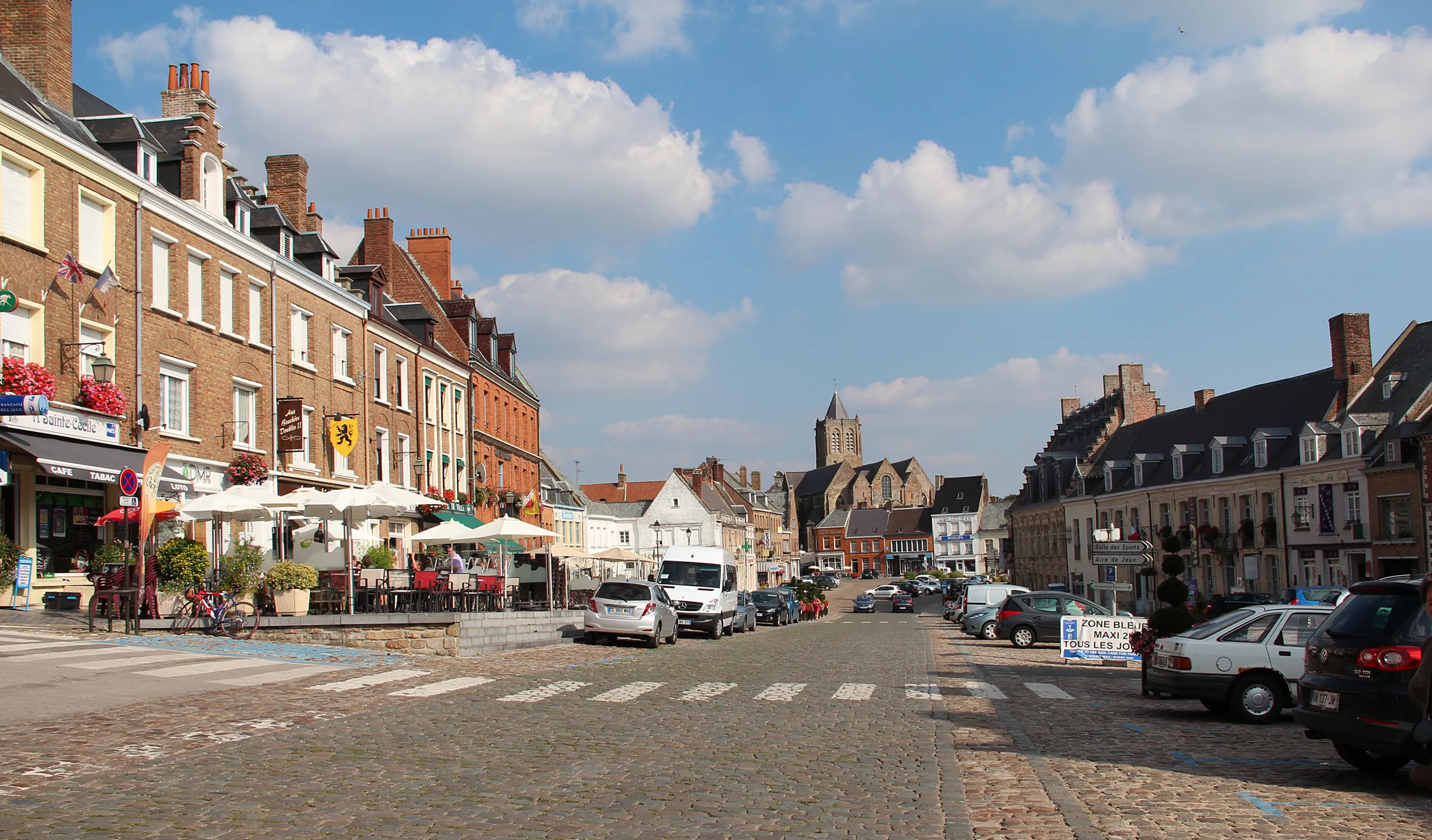 La Grand’Place de Cassel (département du Nord, France).