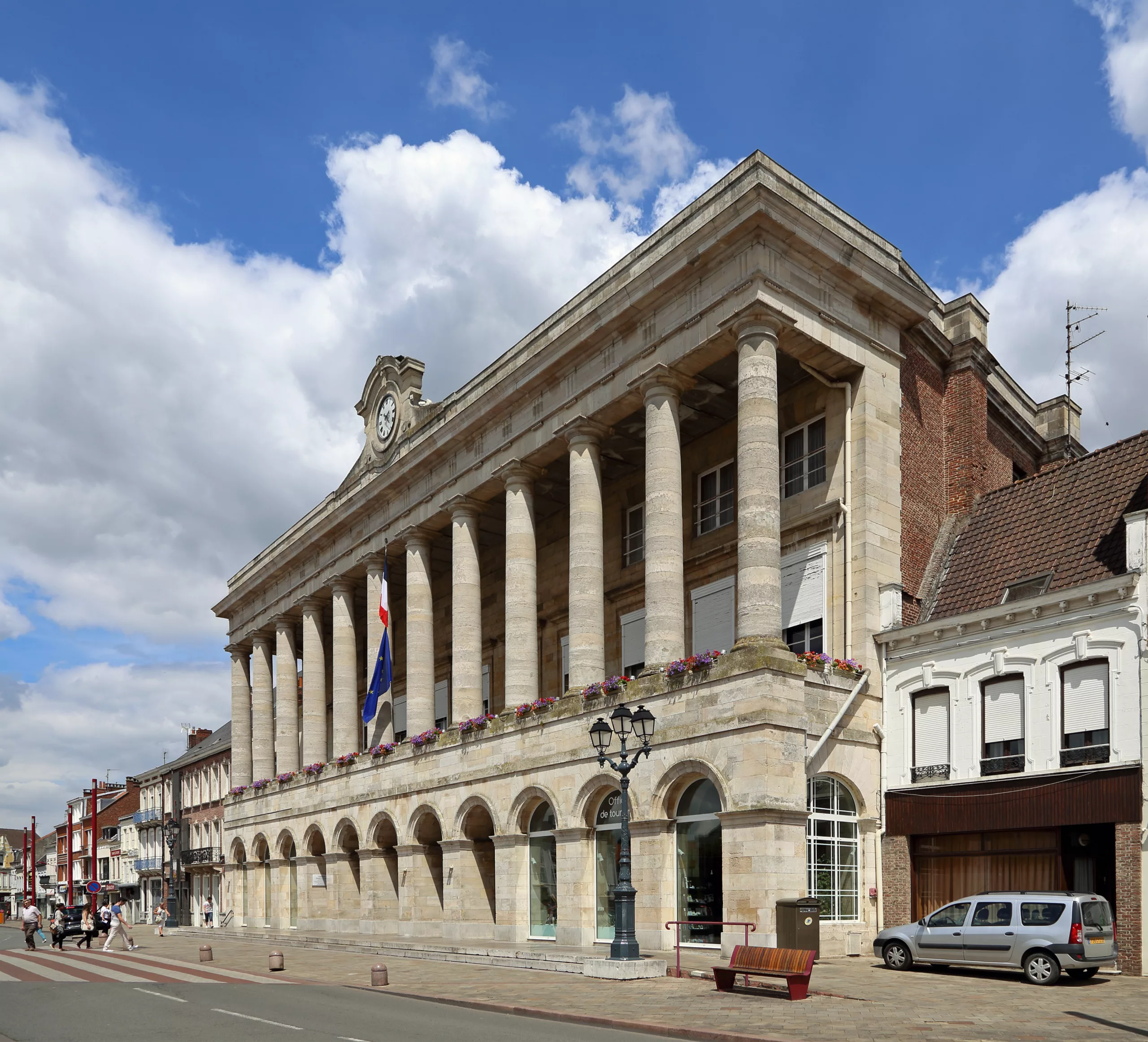 Hazebrouck_Hotel_de_Ville_R01