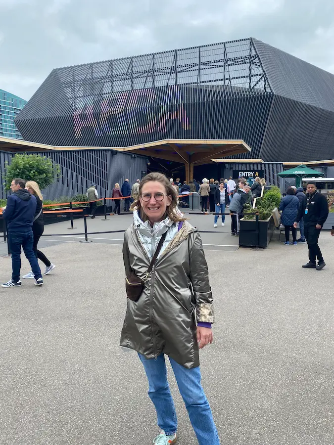 Delphine Bartier in London as she loves London and Lille
