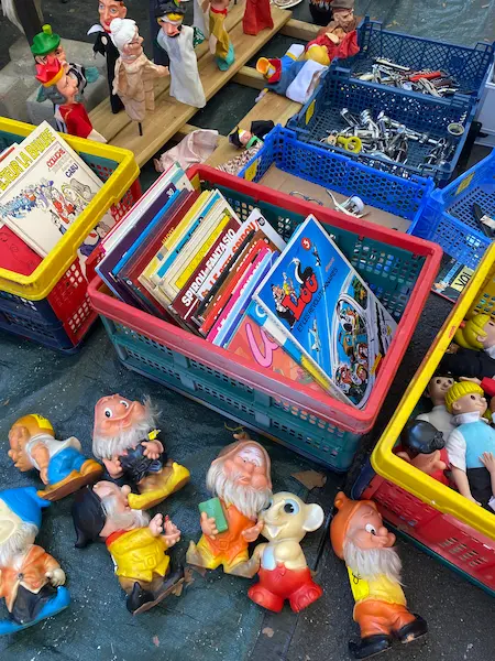 Old comics, puppets and collectable toys for sale at the Lille Braderie